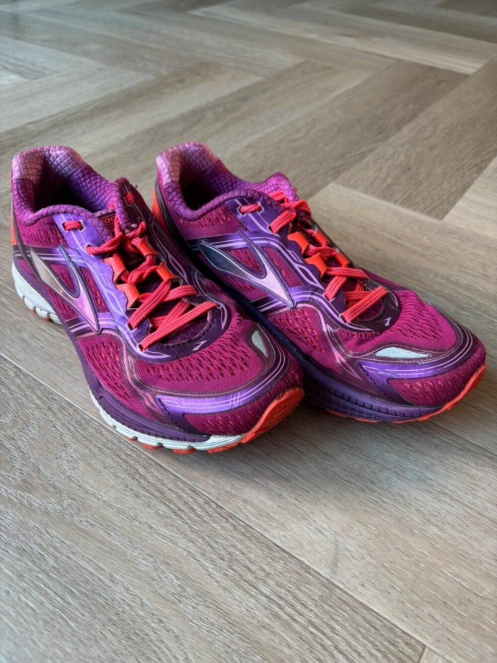 Pink Purple Running Shoes Women's US 7.5